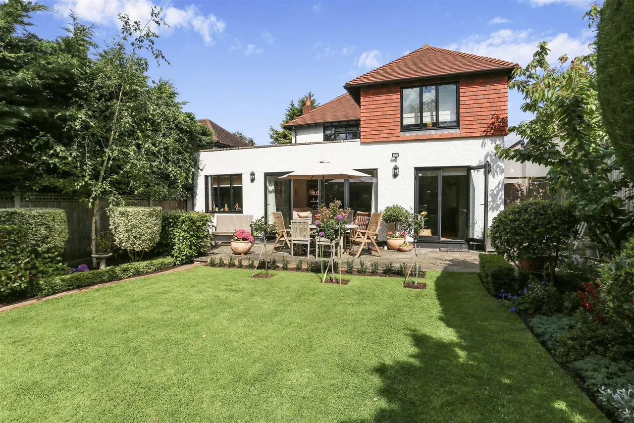 Queensmead Avenue, Ewell, Surrey, KT17 3EQ, photo 12