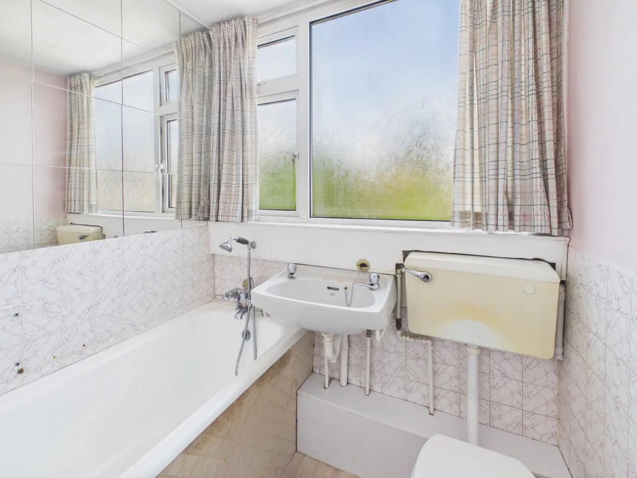 The Glade, Staines-upon-Thames, TW18, photo 9