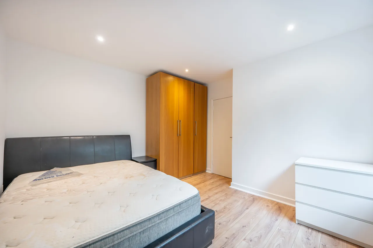 30b St Pauls Avenue, London, photo 9
