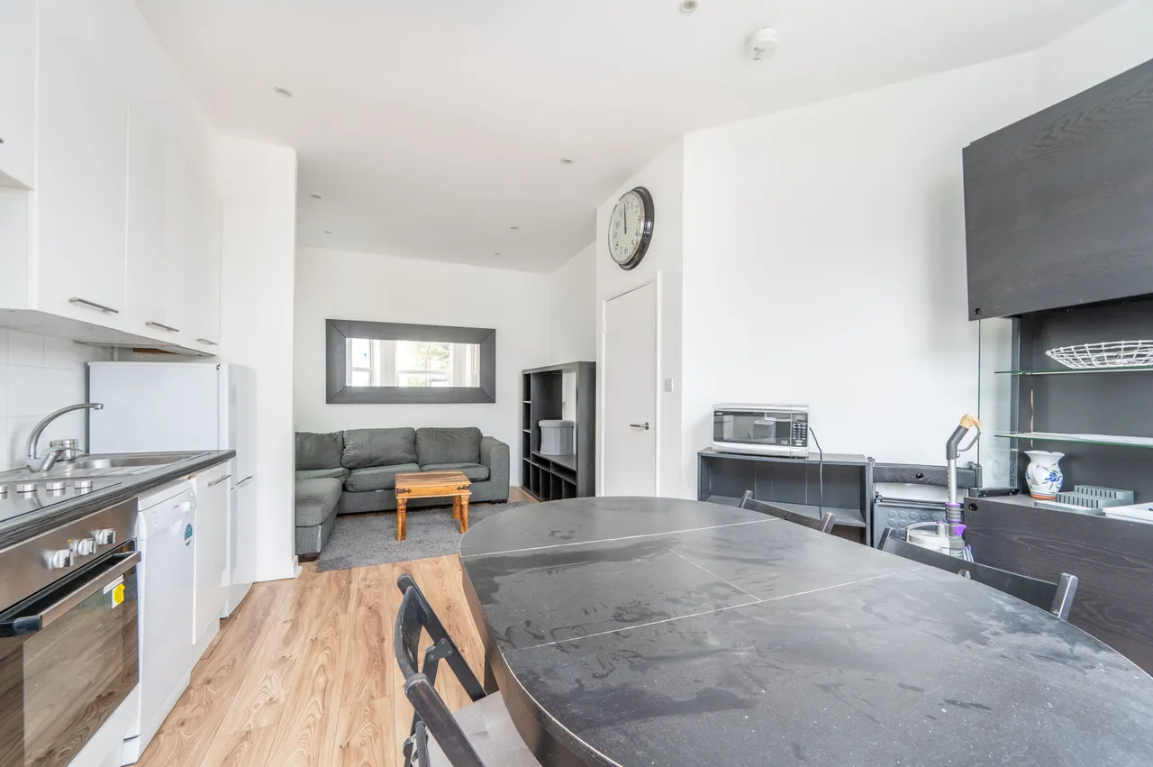 30b St Pauls Avenue, London, photo 11