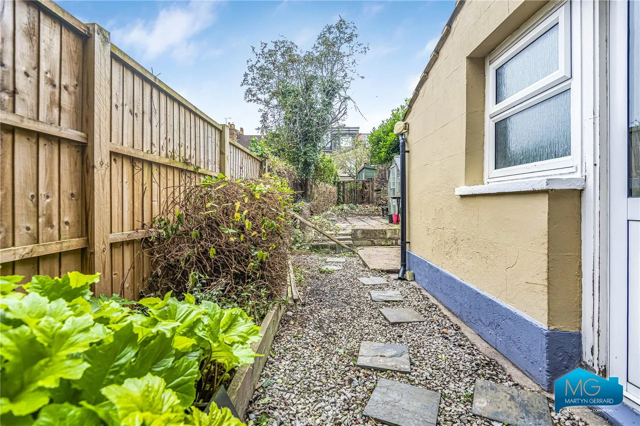 Hampshire Road, Wood Green, N22, photo 17