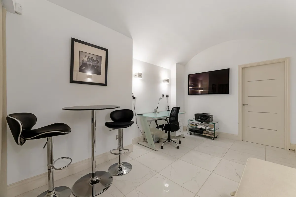 Parade, Leamington Spa, CV32, photo 18