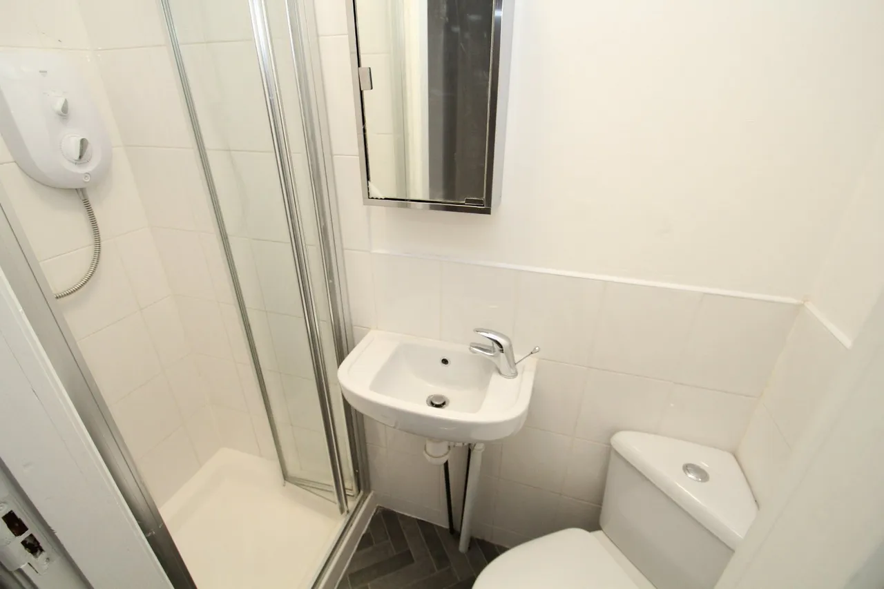 Brookfield Place, Far Headingley, LS6, photo 14
