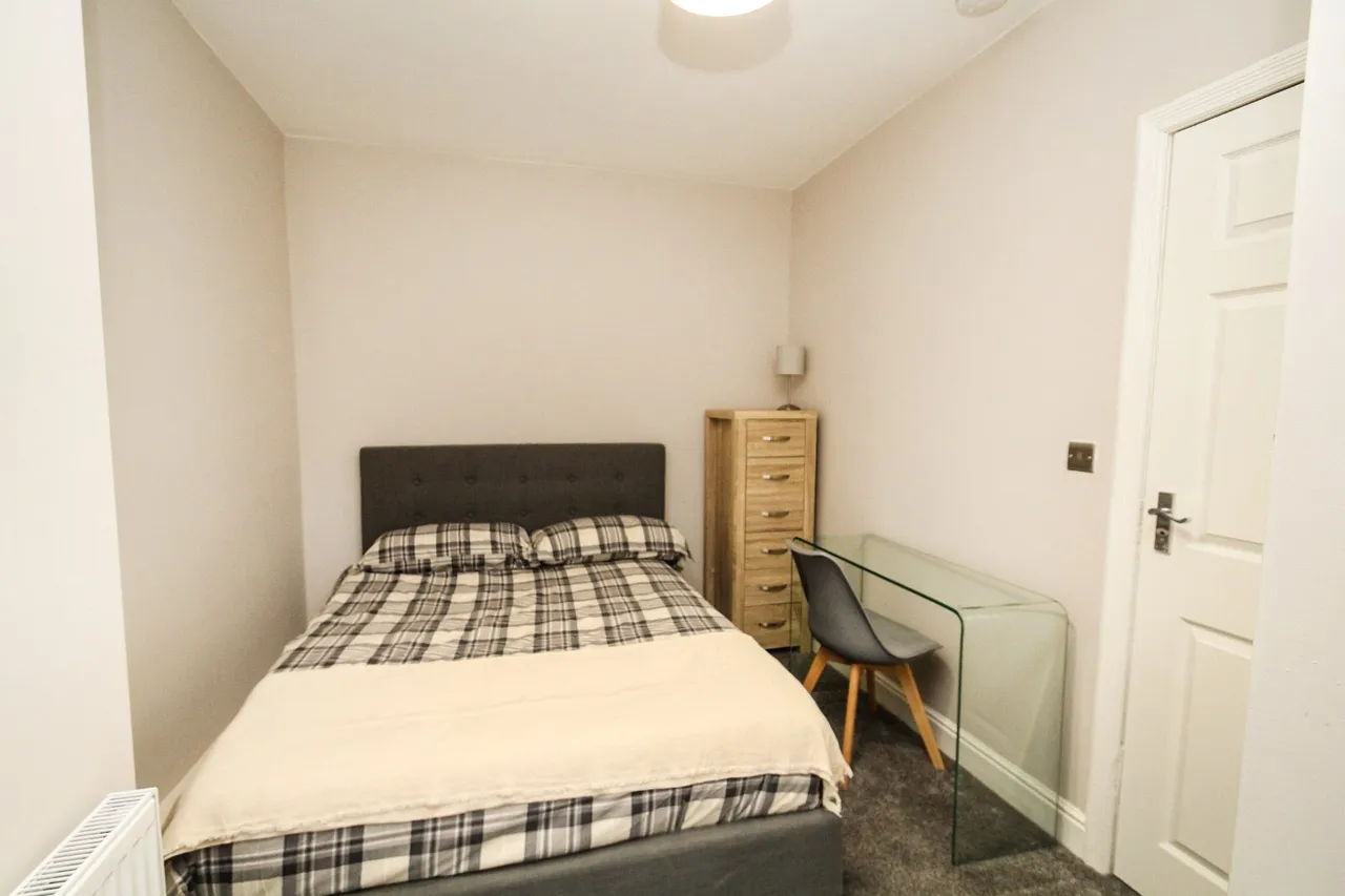 Brookfield Place, Far Headingley, LS6, photo 8