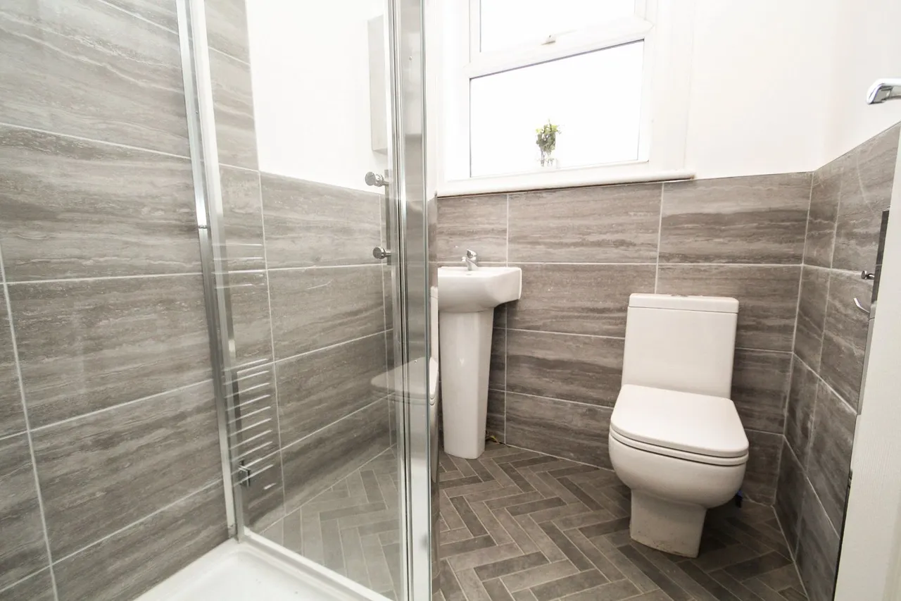 Brookfield Place, Far Headingley, LS6, photo 12