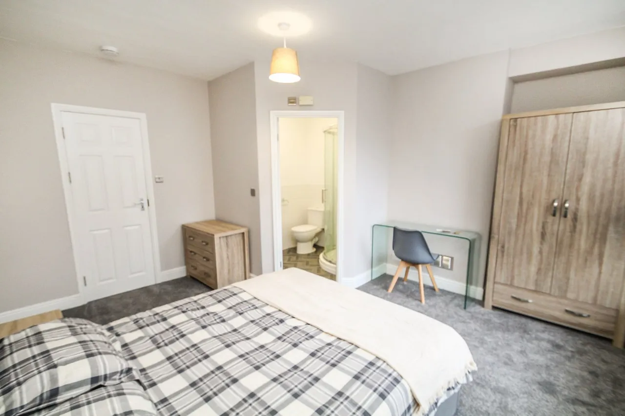 Brookfield Place, Far Headingley, LS6, photo 6