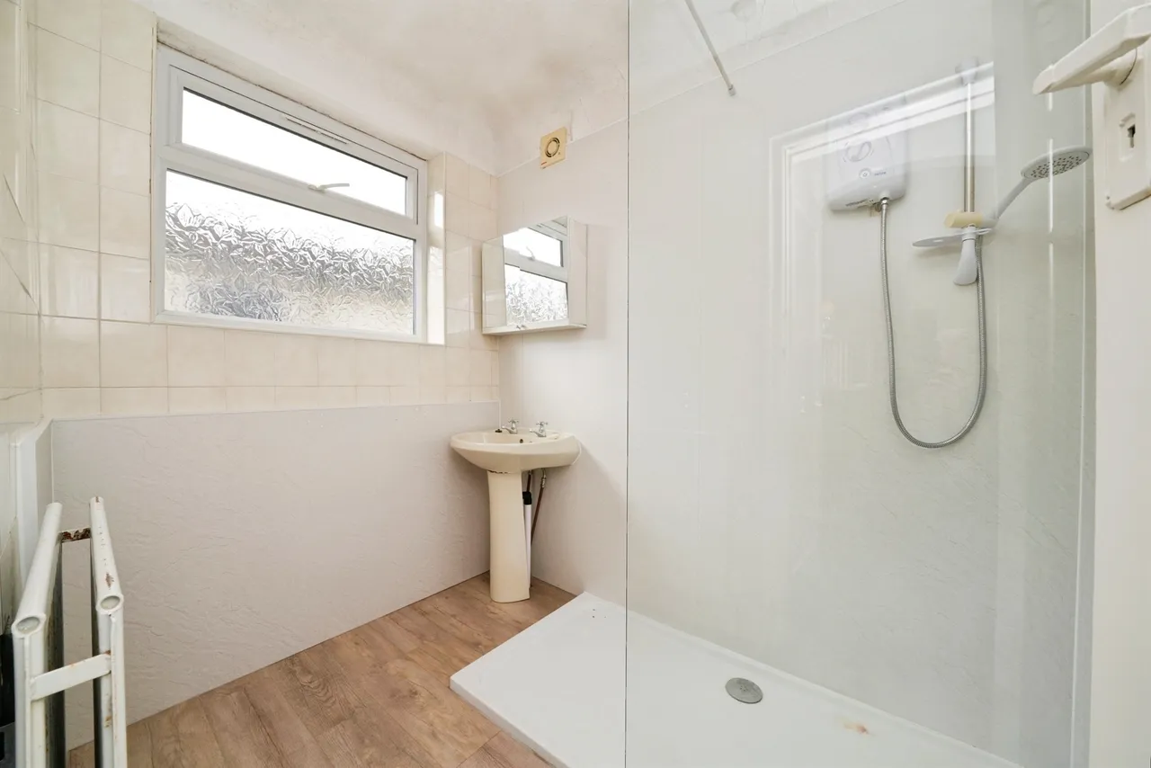 Pine Avenue, Wirral, CH63, photo 16