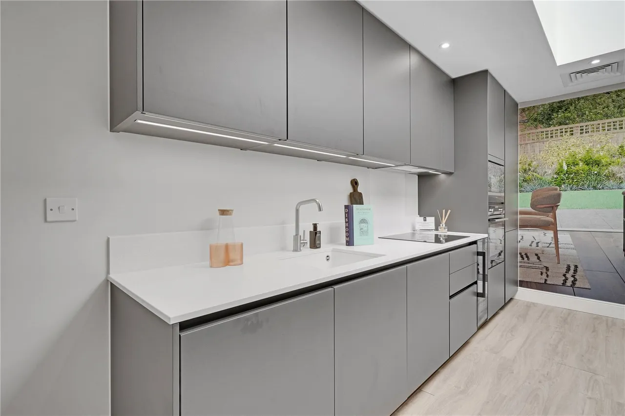 Rose Square, Twickenham, TW2, photo 6