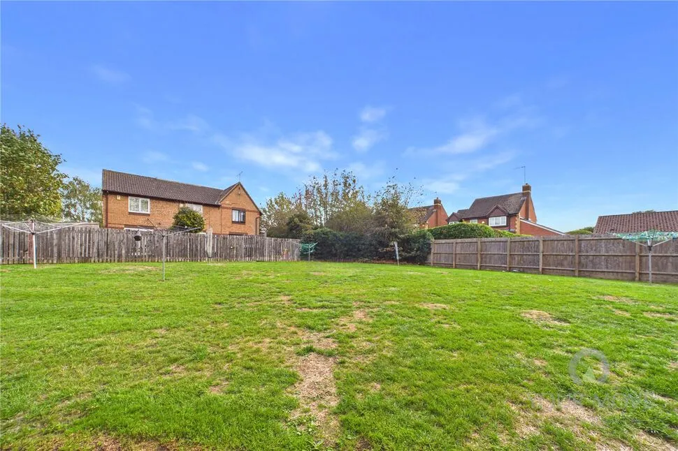 Hirondelle Close, Duston, NN5, photo 14