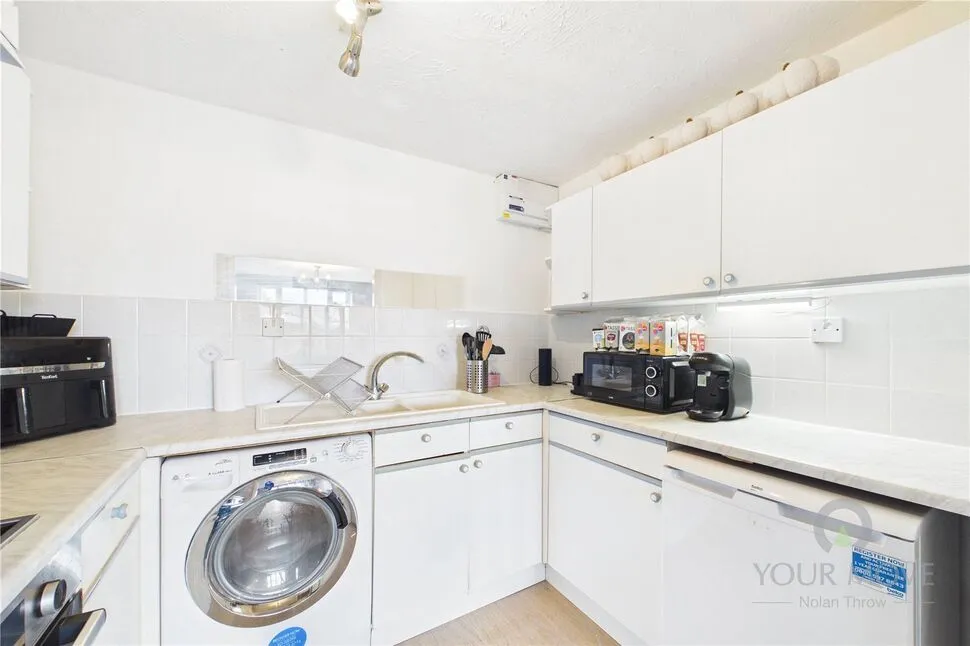 Hirondelle Close, Duston, NN5, photo 6