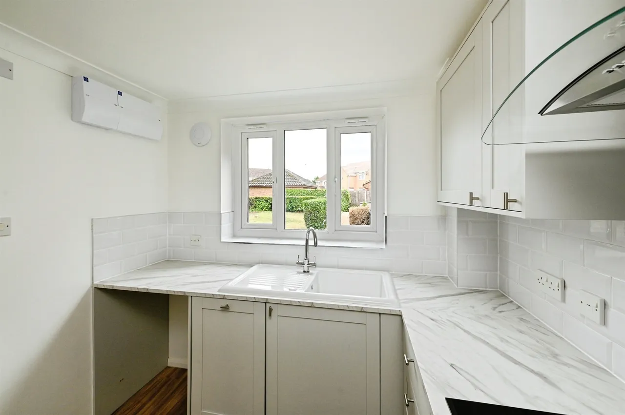 Aylmer Drive, Tilney St. Lawrence, PE34, photo 3