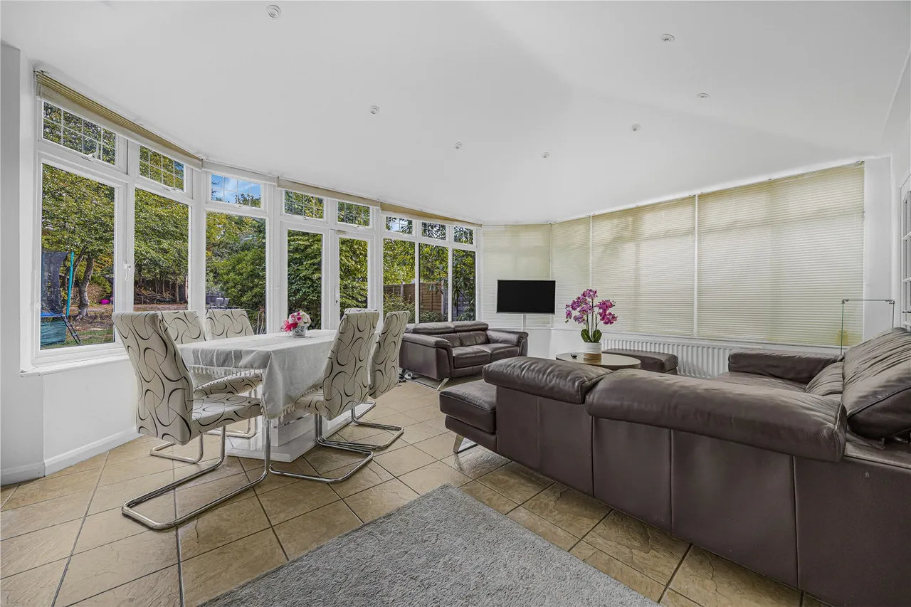 The Riding, Woking, GU21, photo 5