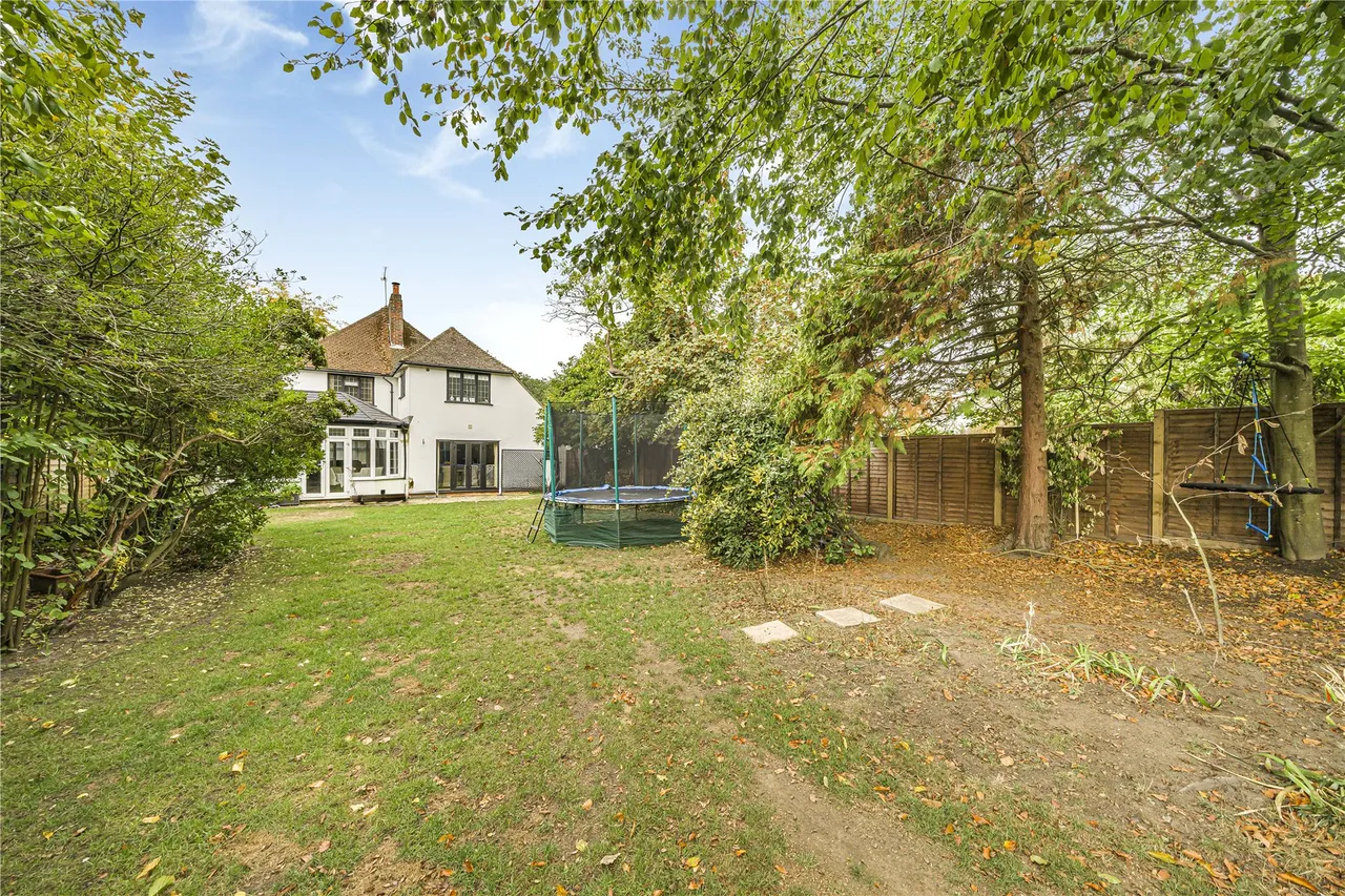 The Riding, Woking, GU21, photo 11