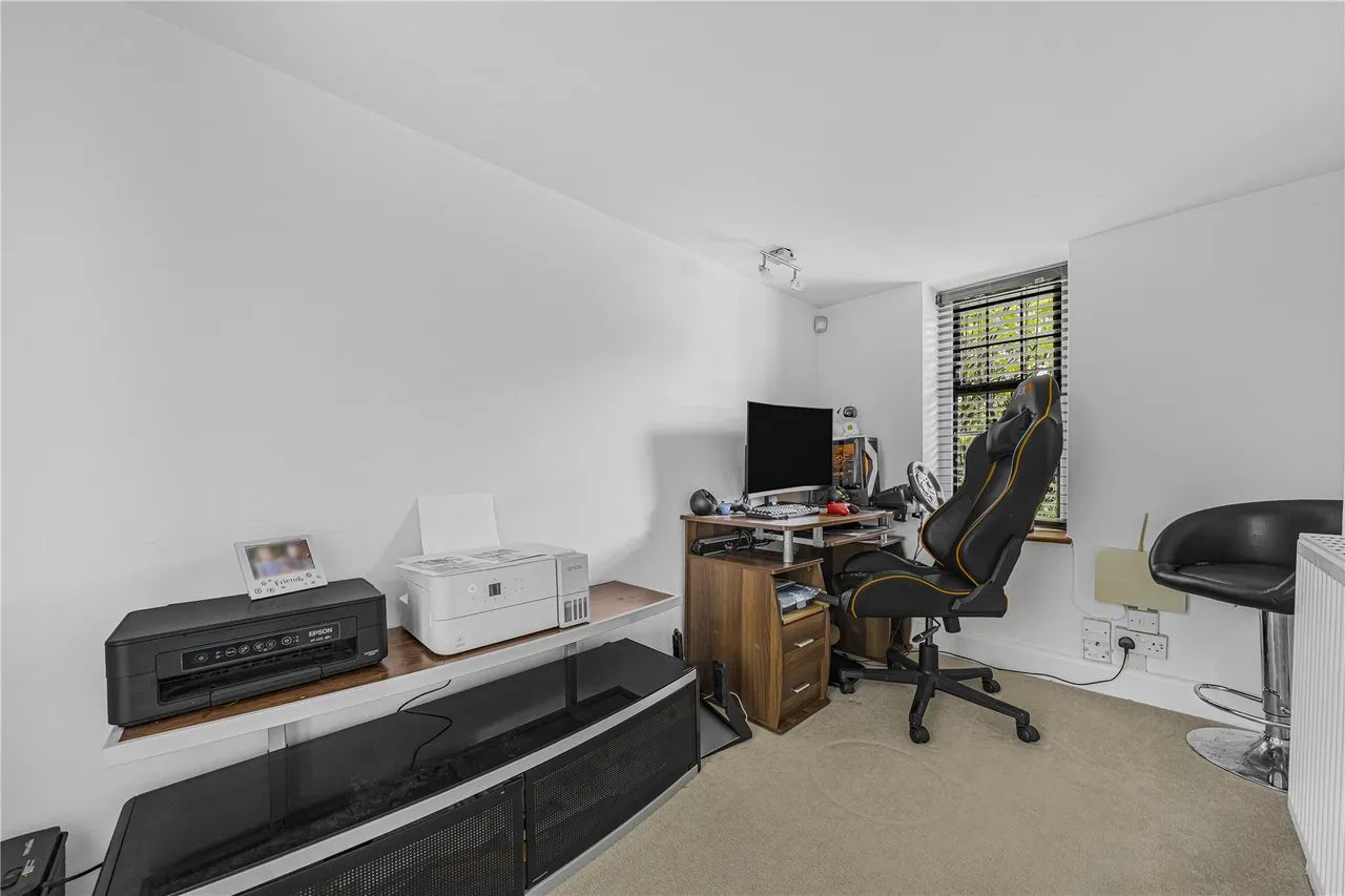 The Riding, Woking, GU21, photo 19