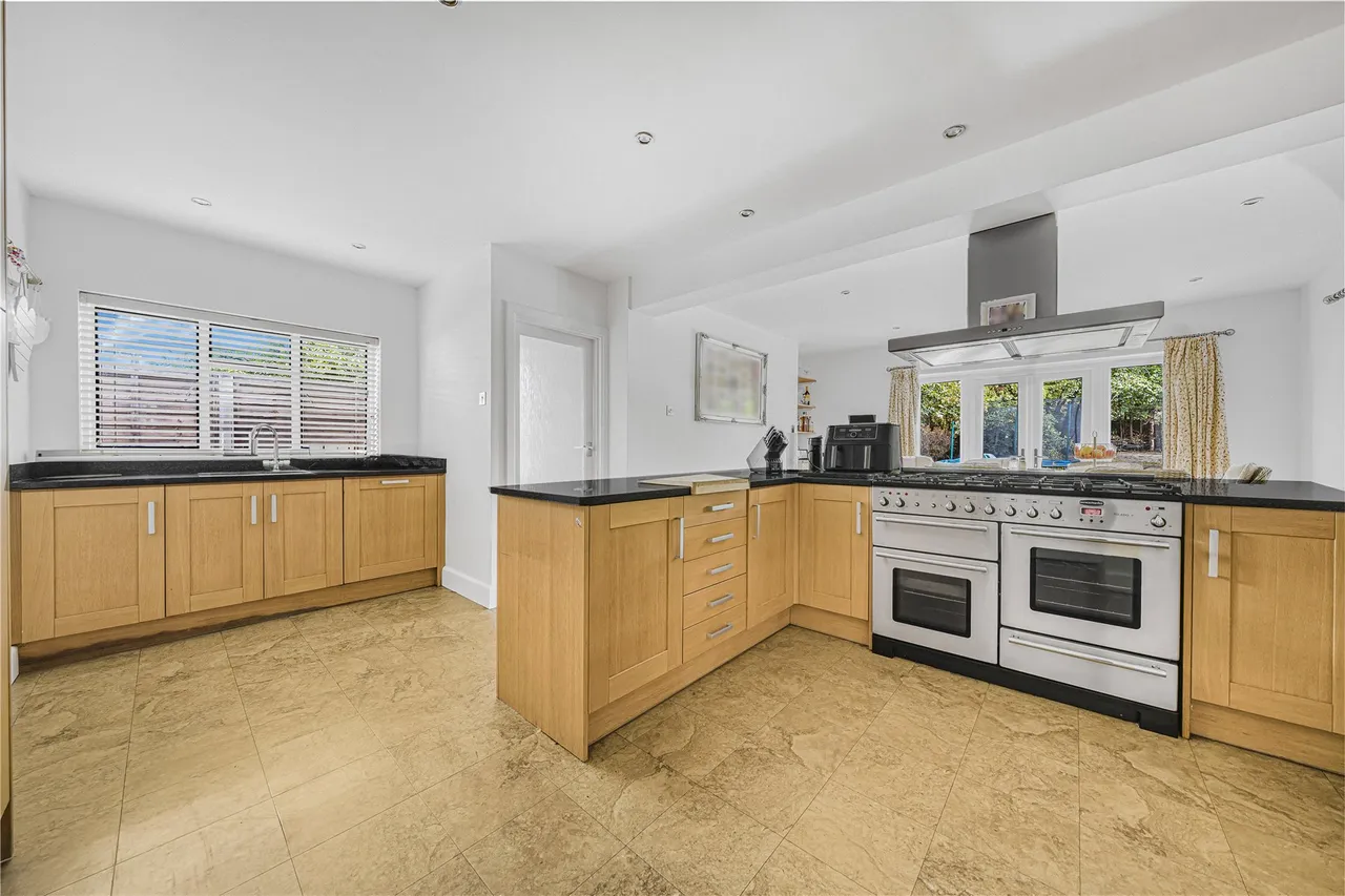 The Riding, Woking, GU21, photo 3