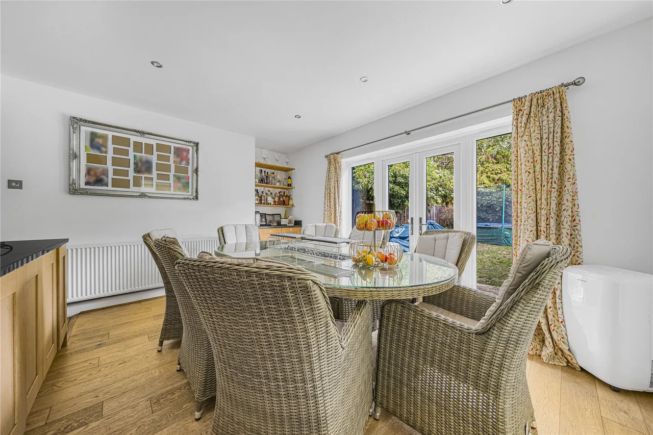 The Riding, Woking, GU21, photo 4