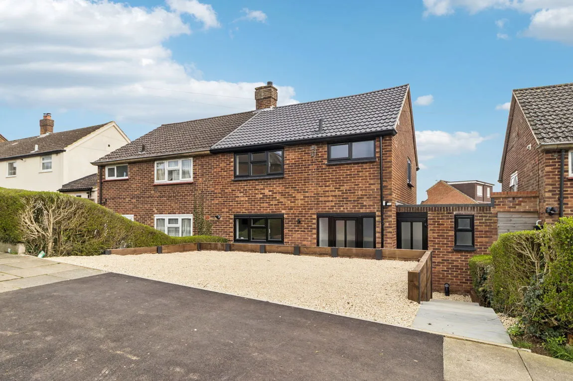 3 bed house for sale, Chiltern Drive, Rickmansworth, WD3