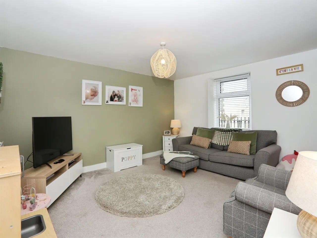 Penygraig Road, Tonypandy, CF40, photo 3
