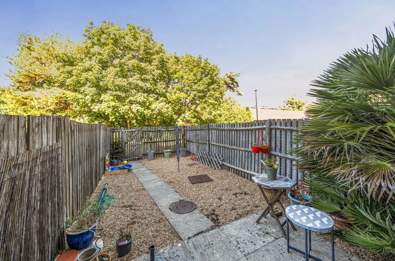 Atlantic Close, Ocean Village, SO14, photo 12