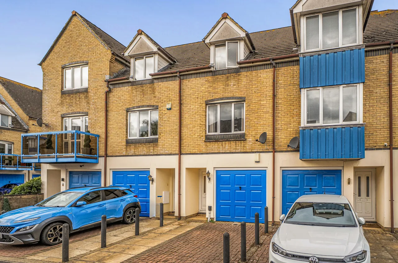 3 bed house for sale, Atlantic Close, Ocean Village, SO14