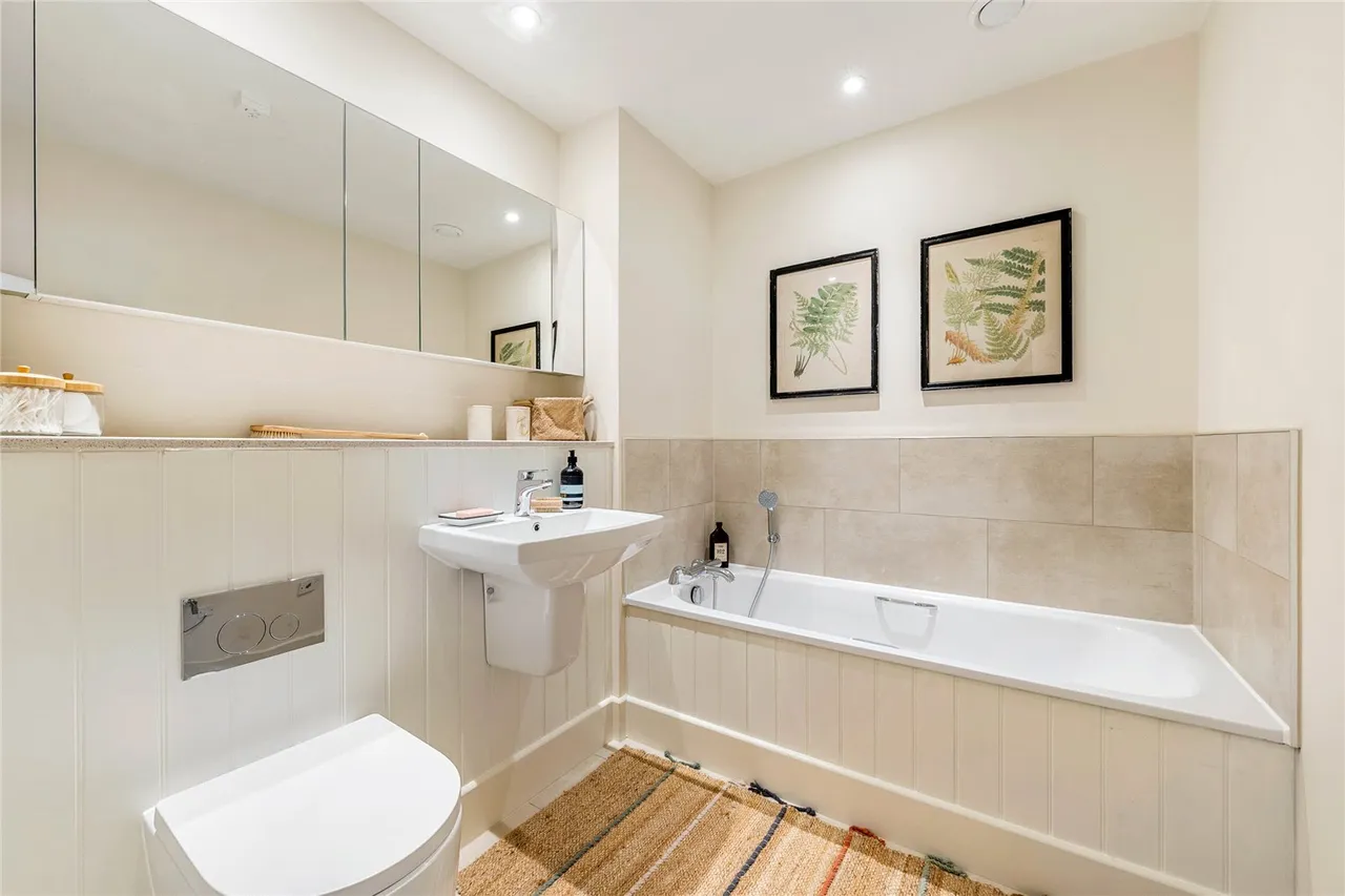 Vicarage Road, Yateley, GU46, photo 7