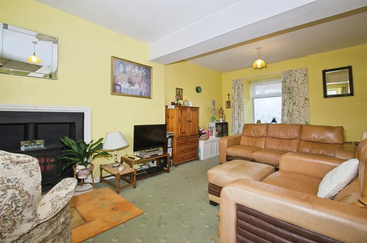 4 bed house for sale, Albert Street, Ferndale, CF43