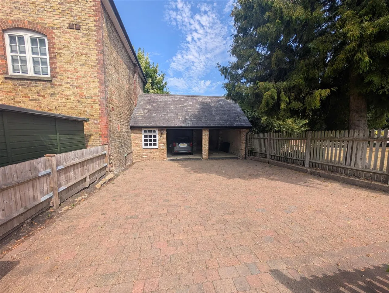 High Street, Chipstead, photo 12