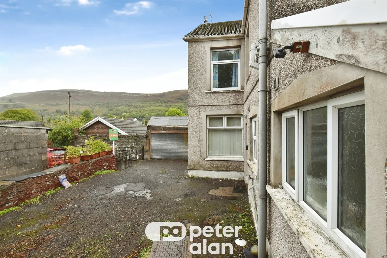 Dan-Y-Bryn Villas Merthyr Tydfil, CF48, photo 14