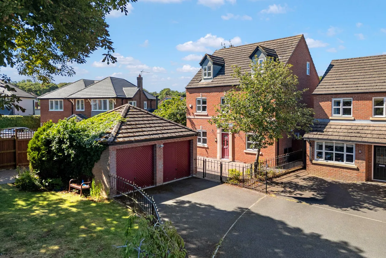 Campbell Close, Runcorn, Runcorn, WA7 4RG, photo 39