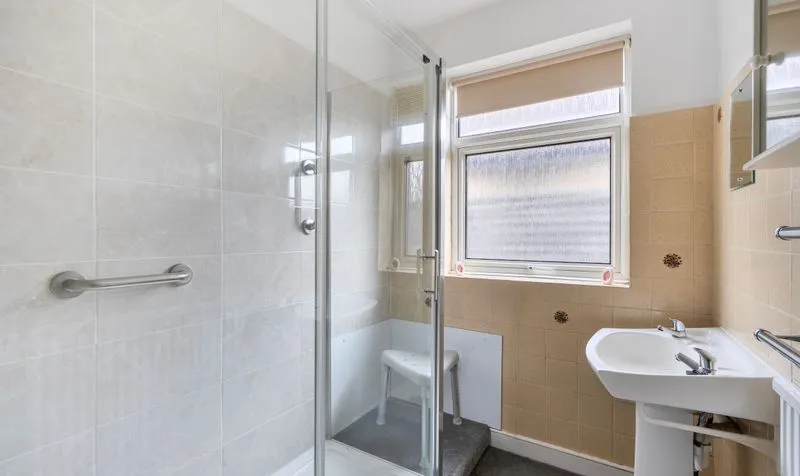 Percival Way, Epsom, KT19, photo 13