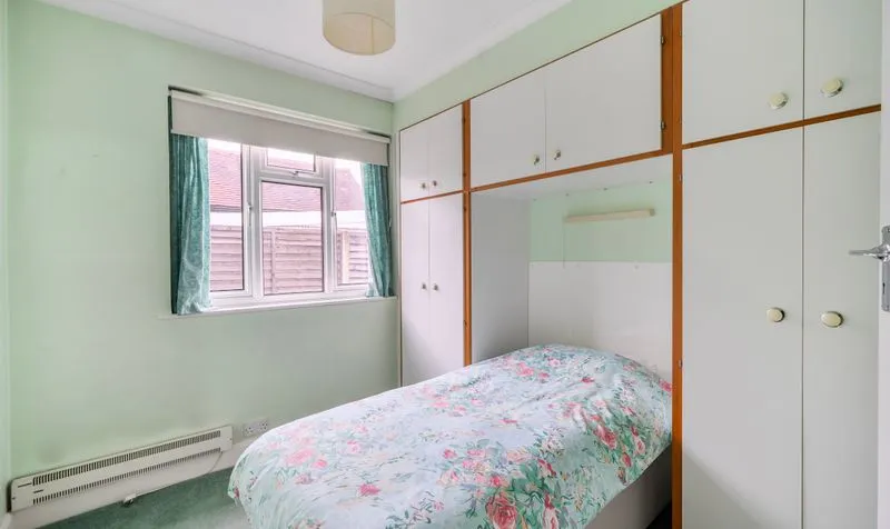Percival Way, Epsom, KT19, photo 11
