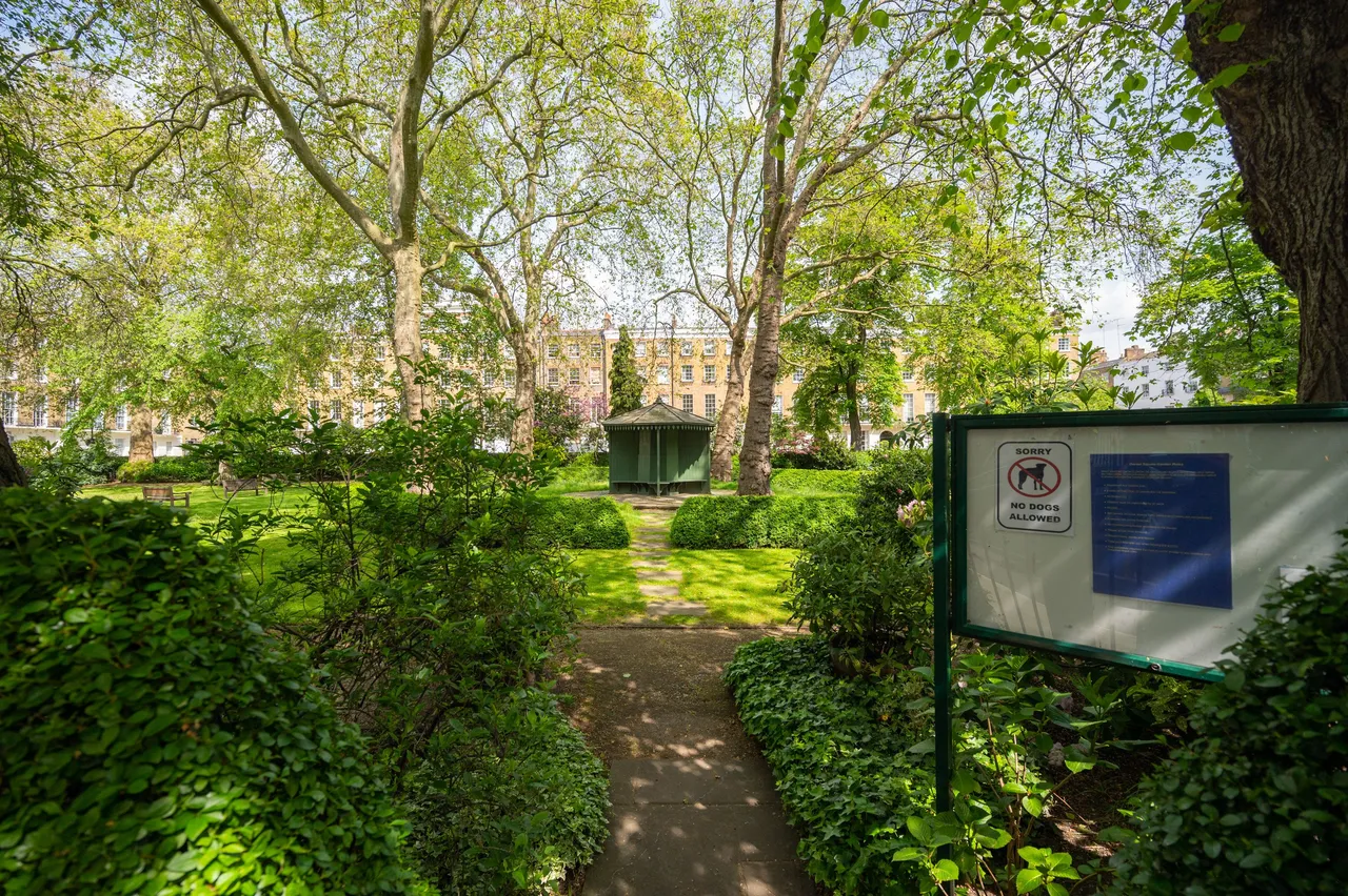 Flat 10, 35-36 Dorset Square, London, photo 2