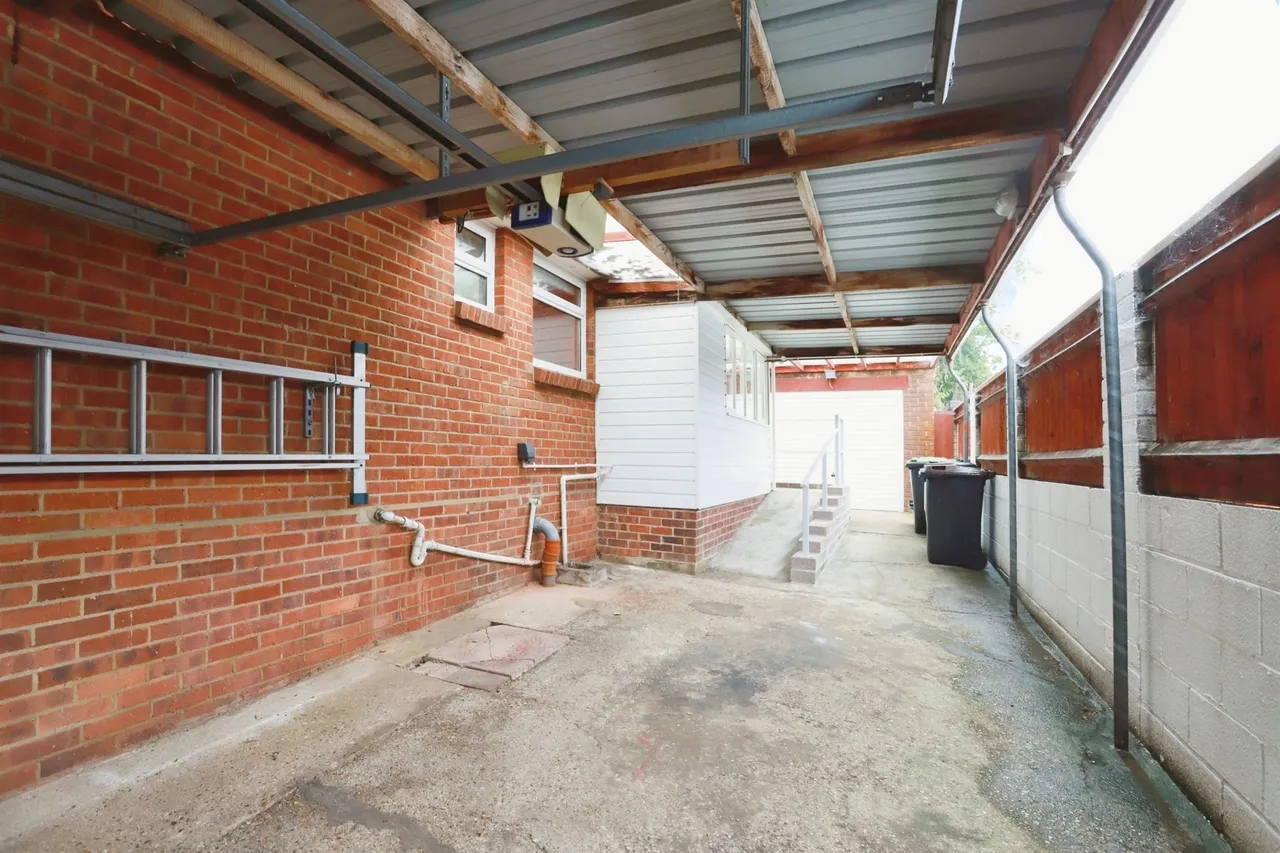 Sandy Lane, Upton, BH16, photo 17