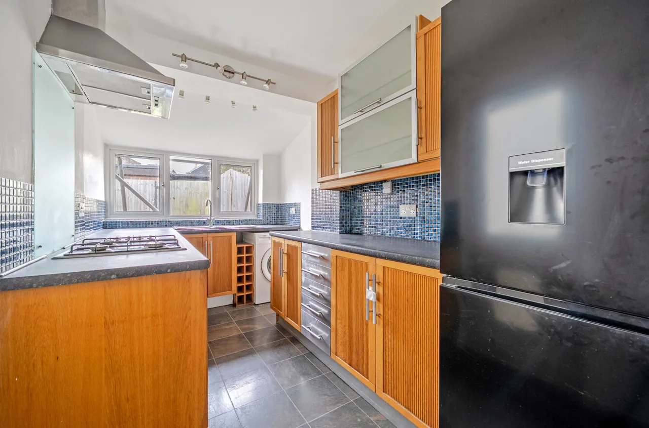 North Street, Farncombe, GU7, photo 8