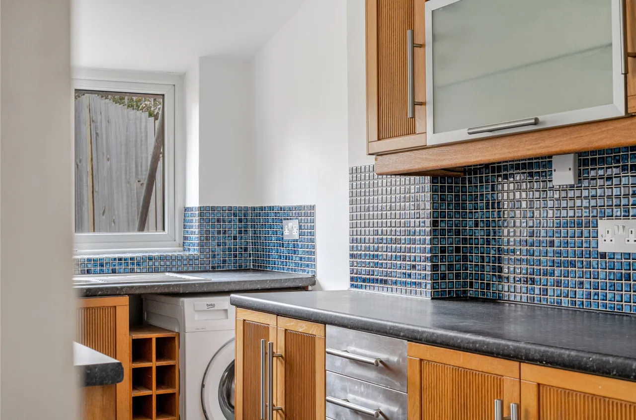 North Street, Farncombe, GU7, photo 9