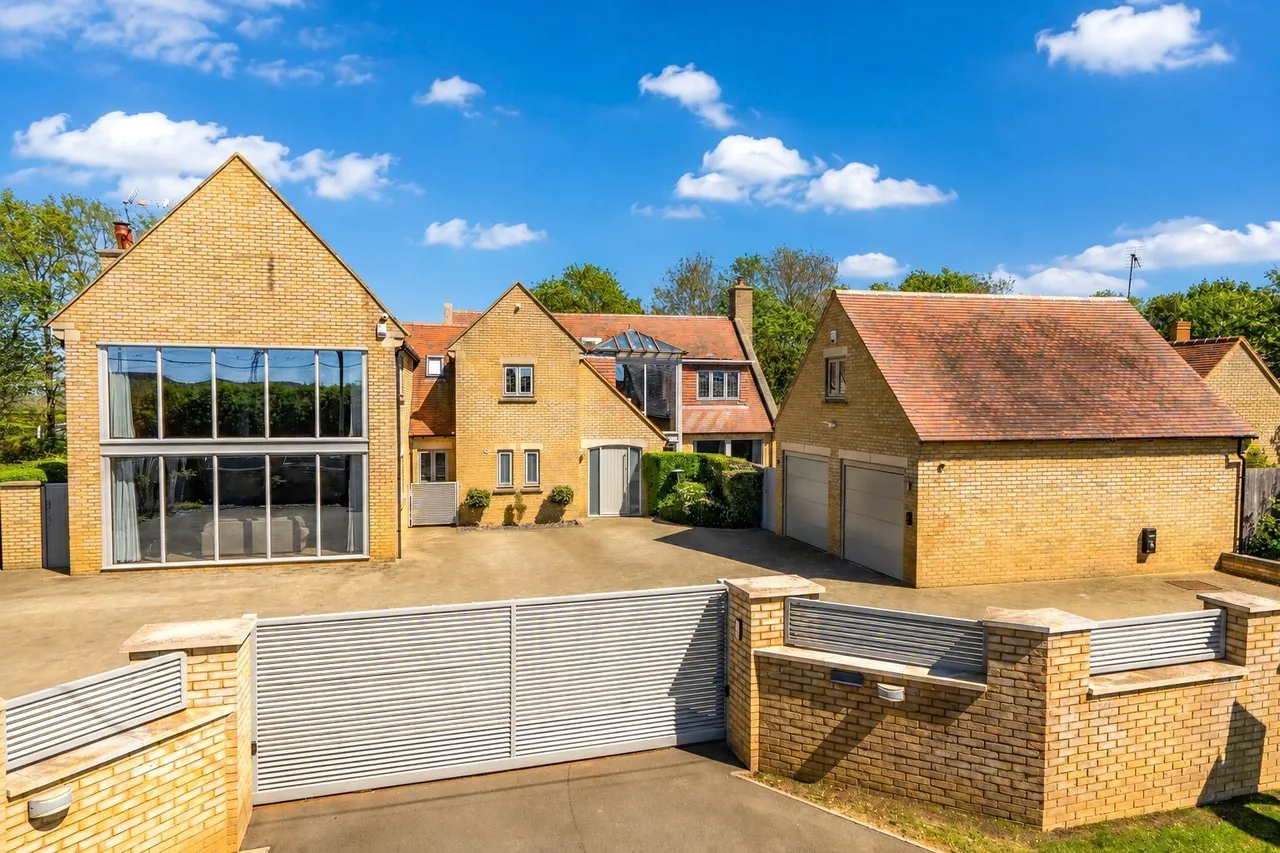 5 bed property for sale, Pytchley Road, Orlingbury, NN14