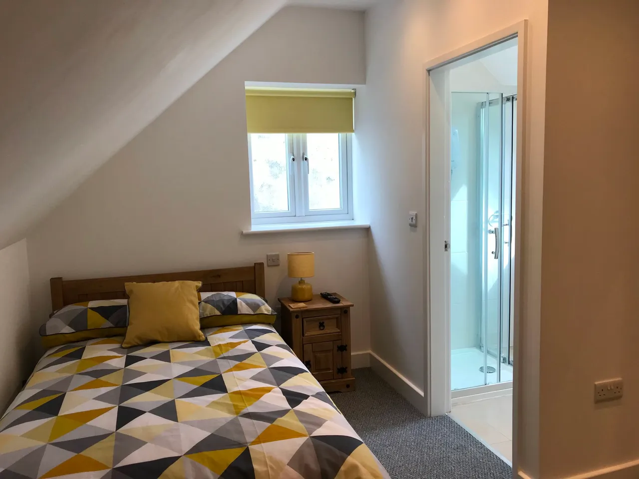 Manor Court Road, Nuneaton, Warwickshire, CV11 5HG, photo 6