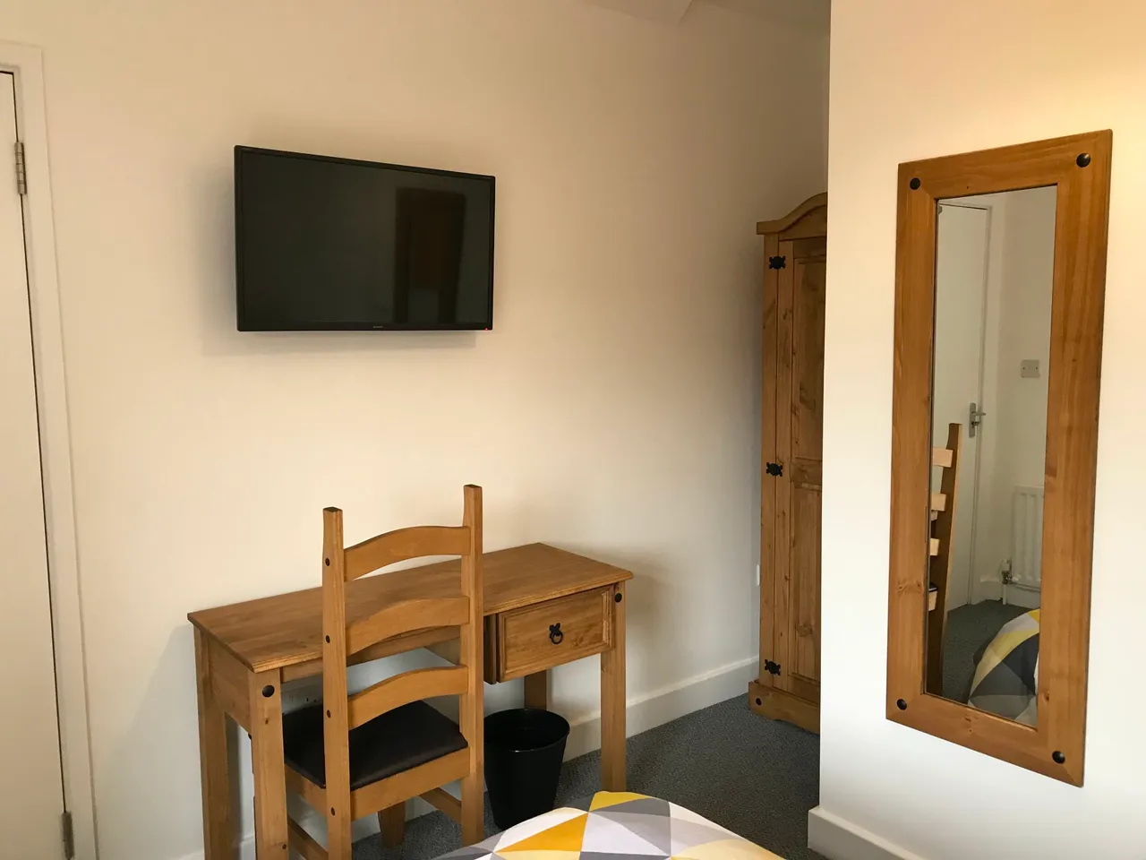Manor Court Road, Nuneaton, Warwickshire, CV11 5HG, photo 2