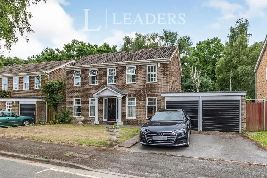 4 bed house to rent, Mayfield Gardens, Hersham, KT12