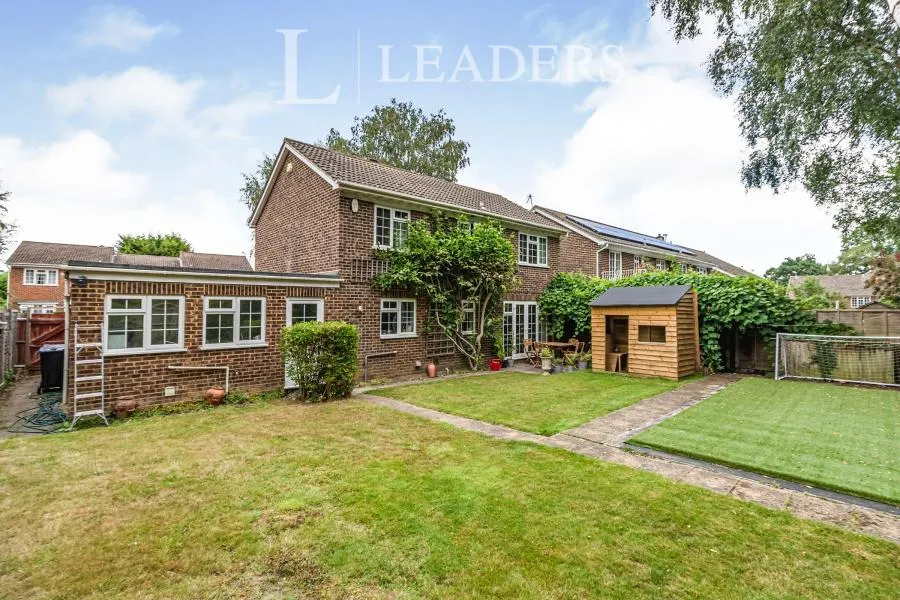 Mayfield Gardens, Hersham, KT12, photo 15