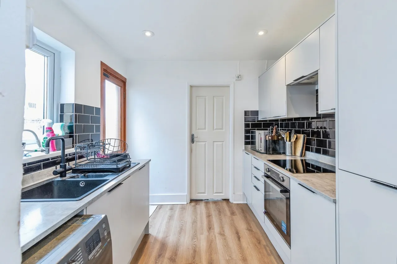 Burnt Oak Terrace, Gillingham, ME7, photo 5