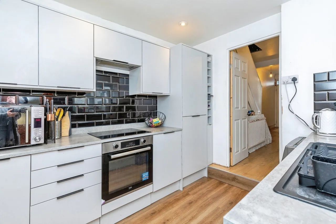 Burnt Oak Terrace, Gillingham, ME7, photo 6