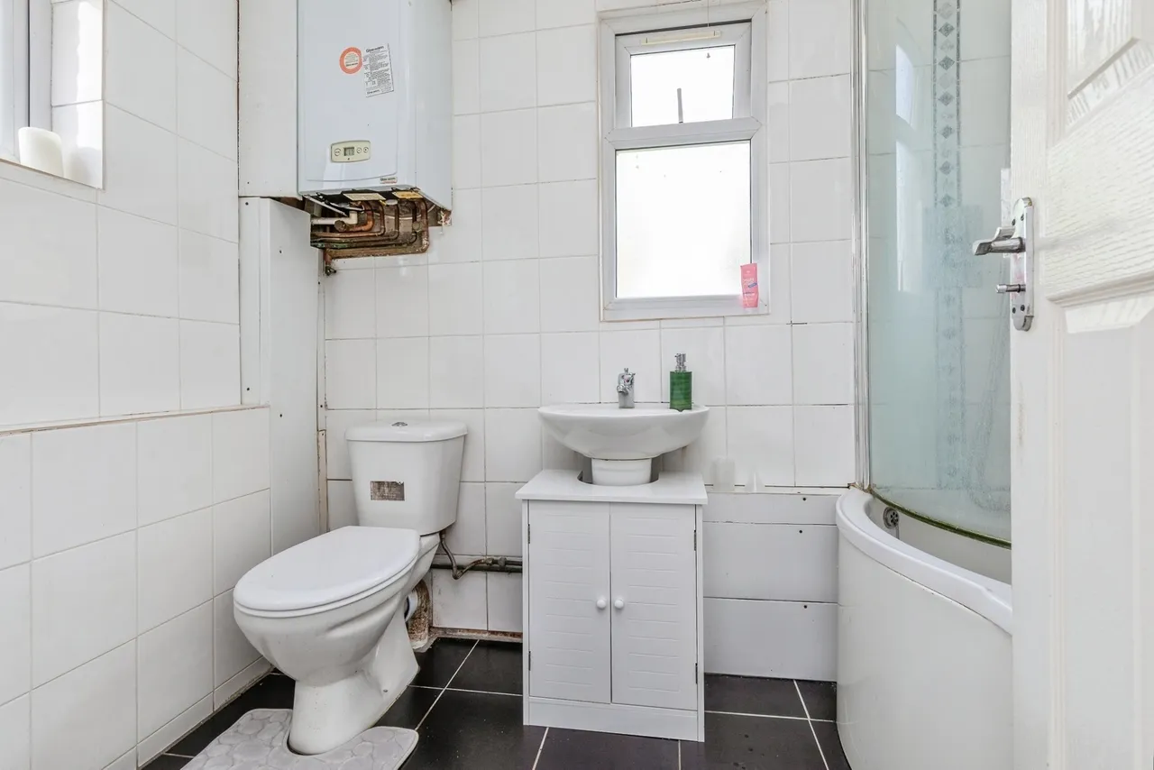 Burnt Oak Terrace, Gillingham, ME7, photo 7