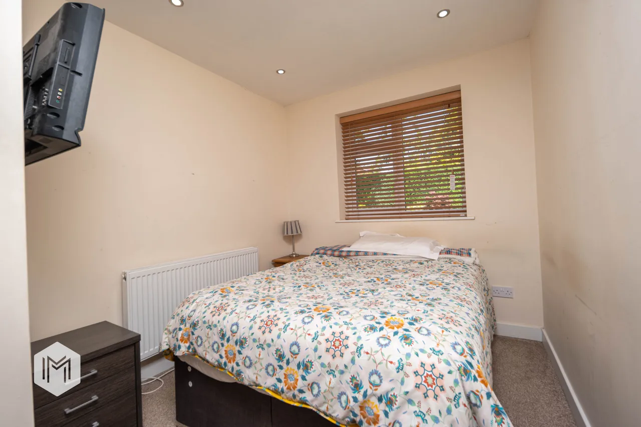 Mountbatten Close, Bury, BL9 8PU, photo 18