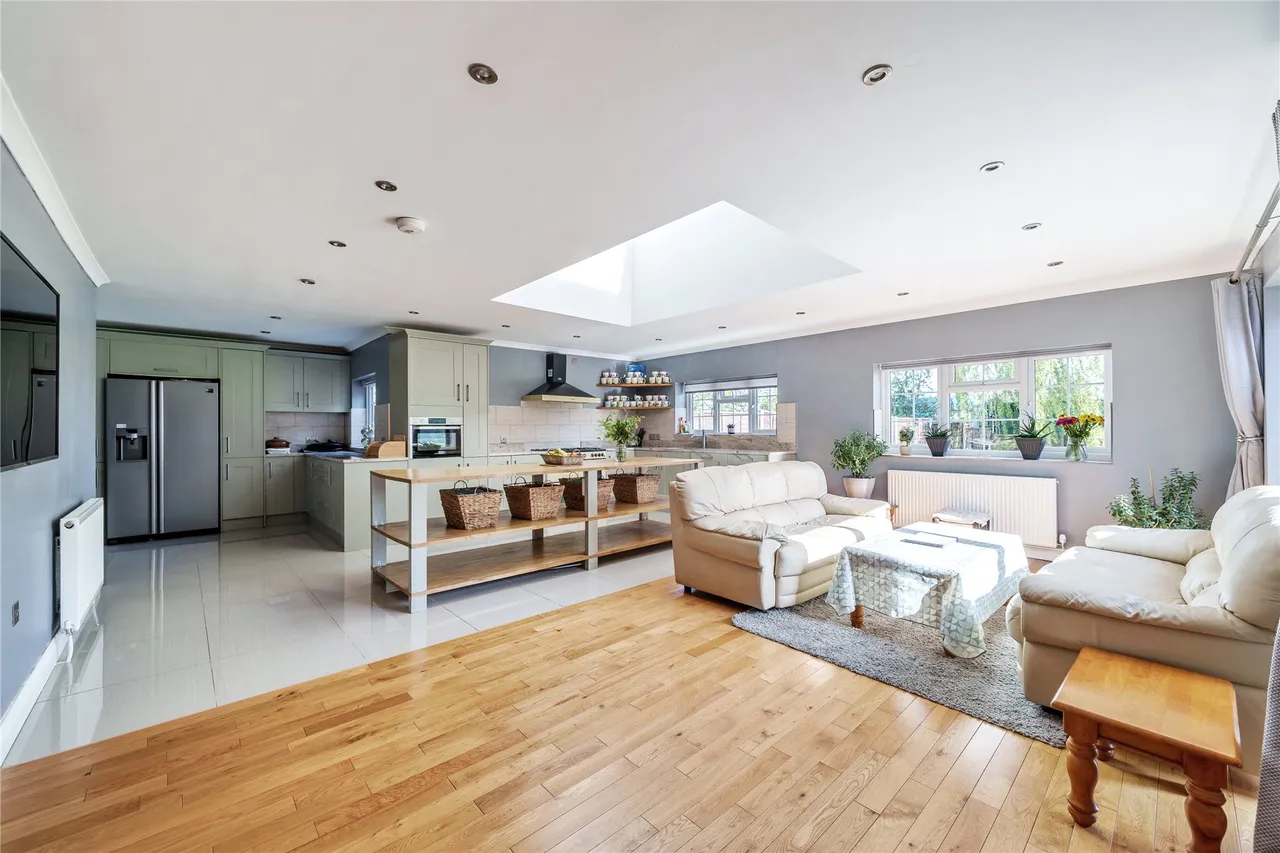Philpot Lane, Chobham, GU24, photo 3