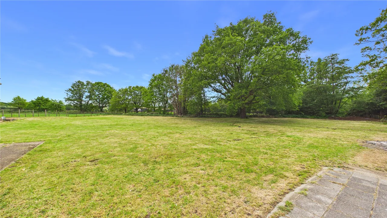 Philpot Lane, Chobham, GU24, photo 19