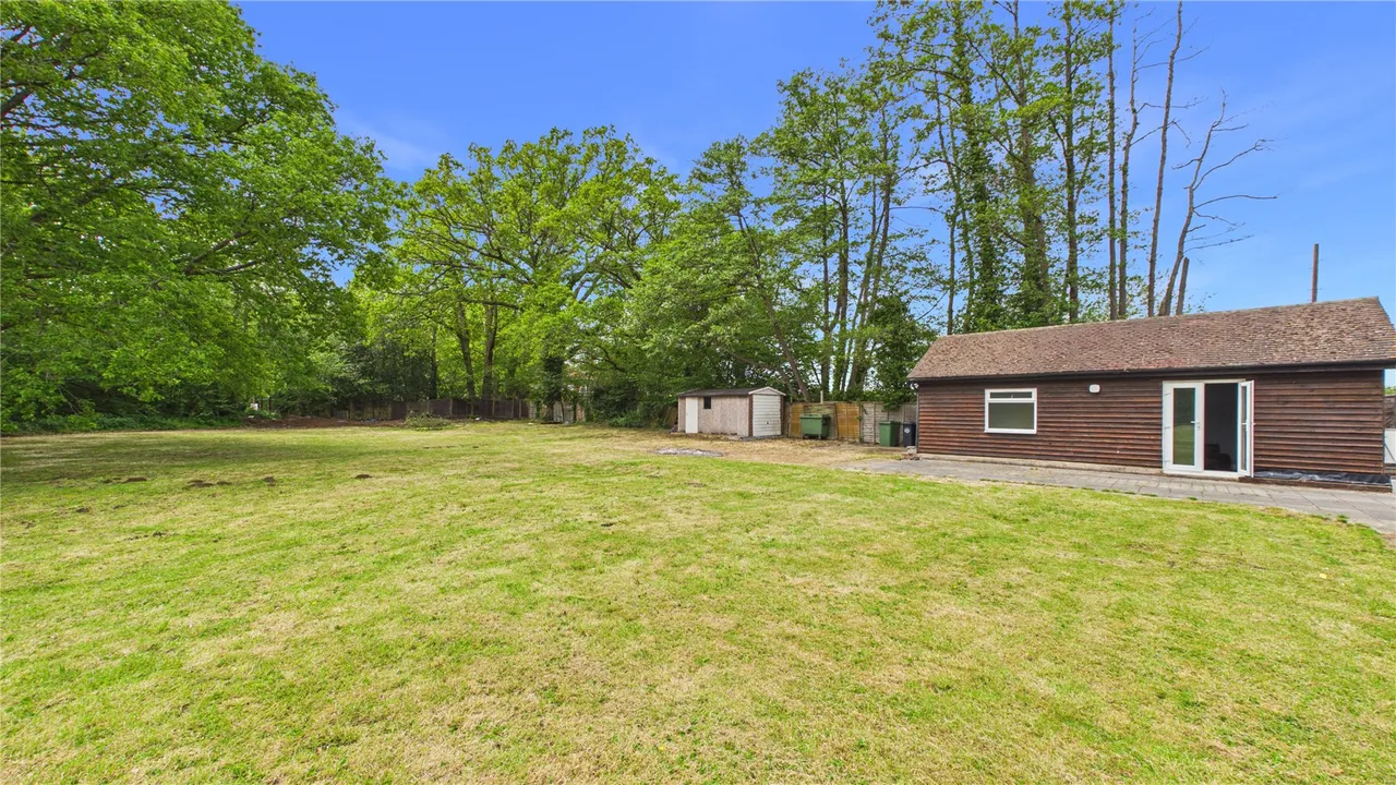 Philpot Lane, Chobham, GU24, photo 17