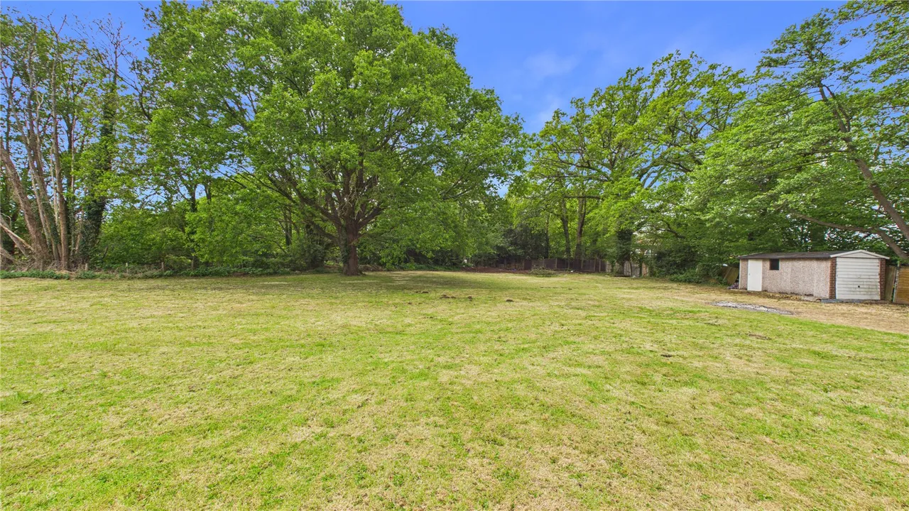 Philpot Lane, Chobham, GU24, photo 18