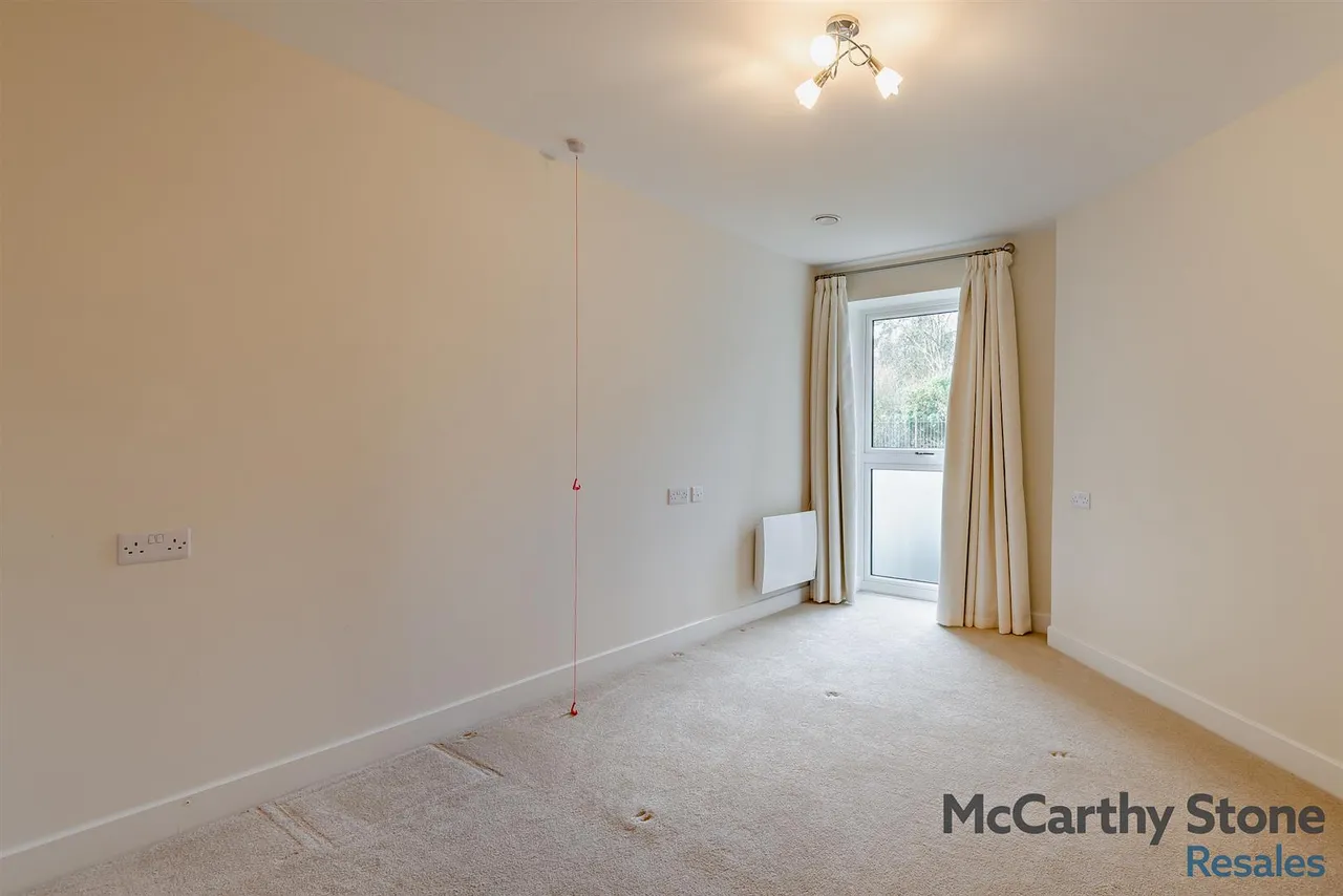 Lowry Way, Swindon, SN3, photo 6