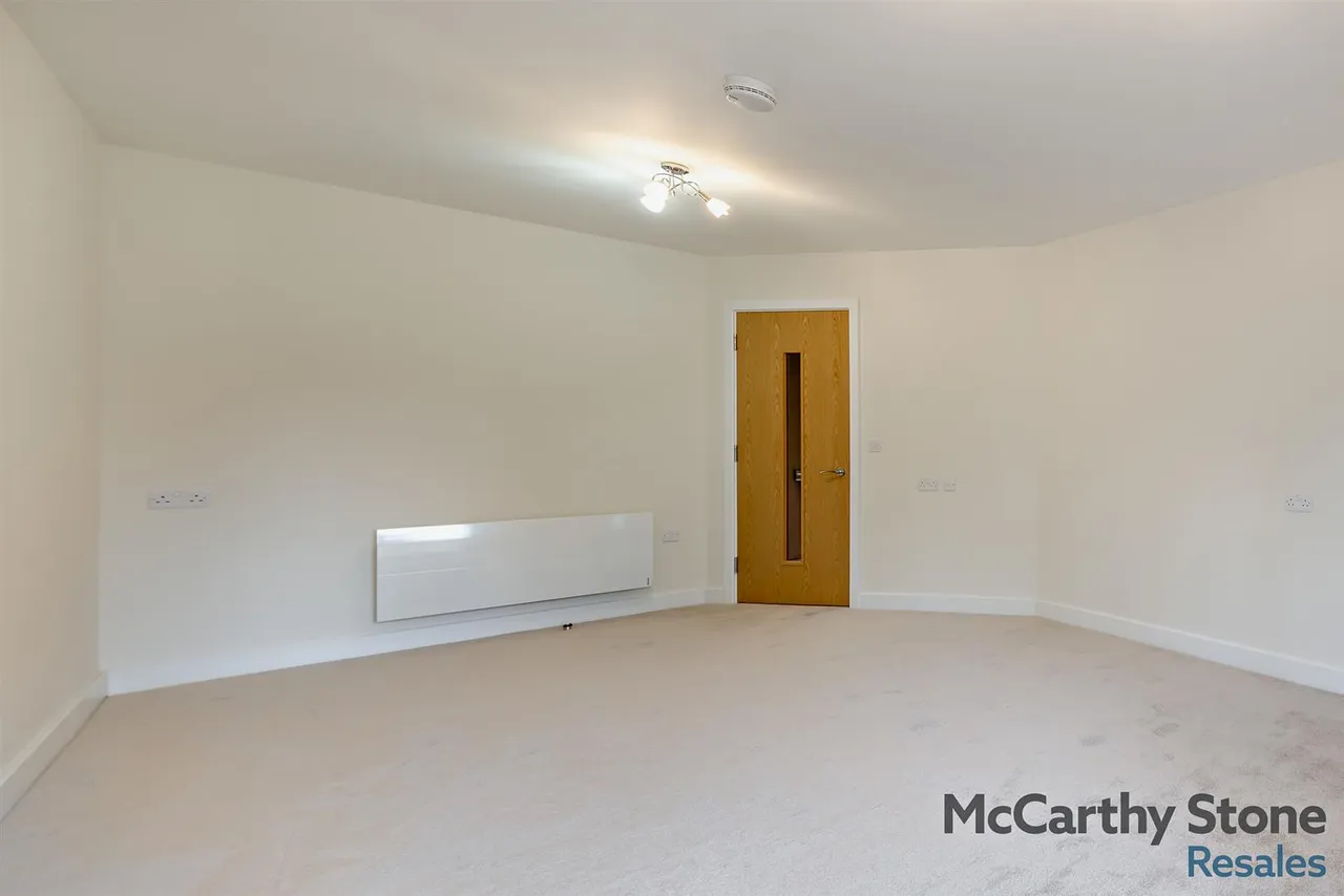 Lowry Way, Swindon, SN3, photo 4